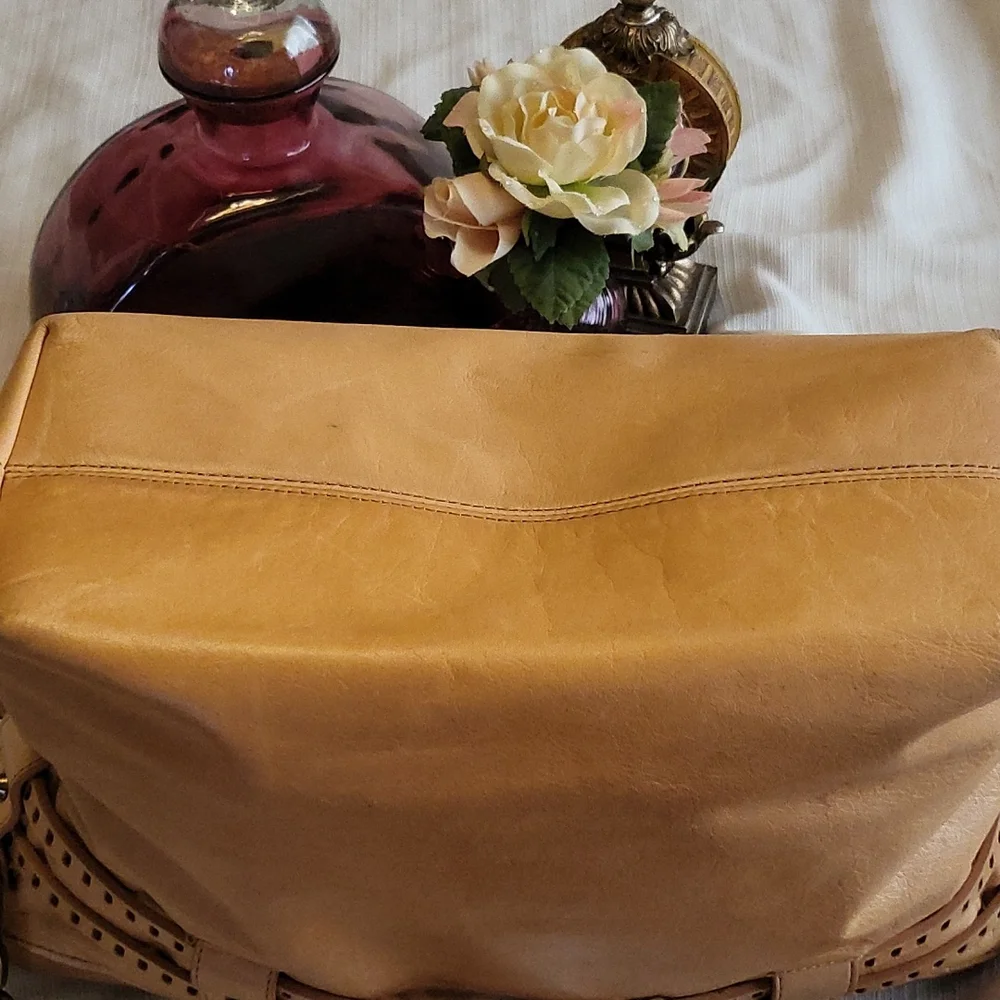 Joelle Hawkens leather bag - Picture 6 of 11